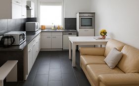 Gemuetliches Lisa Zimmer Mit Gemeinschaftskueche Heilbronn Zentrum
