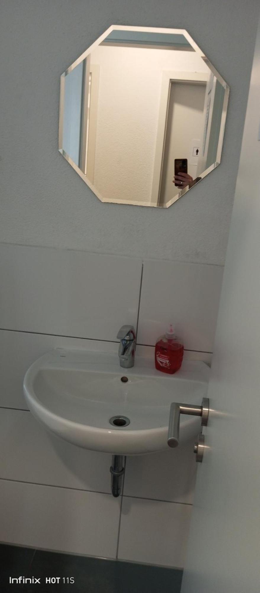 Gemuetliches Lisa Zimmer Mit Gemeinschaftskueche Heilbronn Zentrum Exterior foto