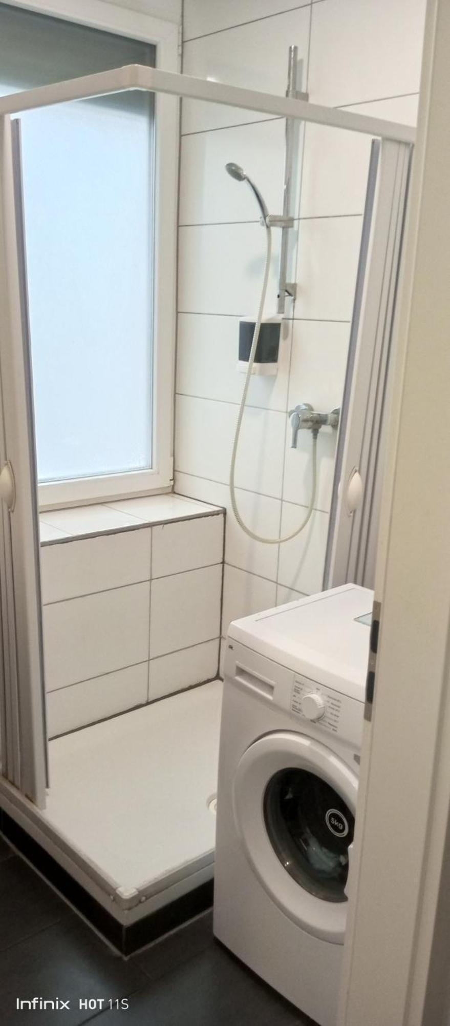 Gemuetliches Lisa Zimmer Mit Gemeinschaftskueche Heilbronn Zentrum Exterior foto