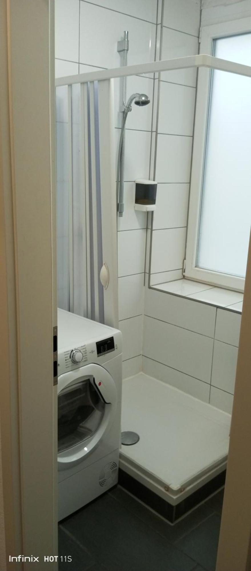 Gemuetliches Lisa Zimmer Mit Gemeinschaftskueche Heilbronn Zentrum Exterior foto